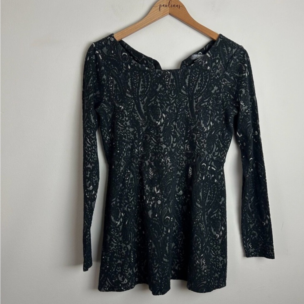 A Pea In The Pod Maternity Paisley jacquard Print Top in Black M
